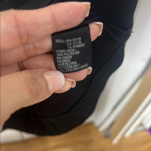 Gianni Bini Elegant Black Sleeveless Dress with cutout detail - Picture 3 of 6